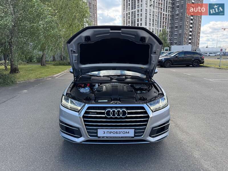 Позашляховик / Кросовер Audi Q7 2015 в Києві
