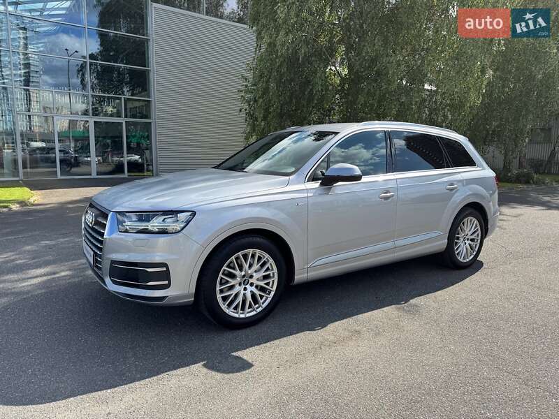 Позашляховик / Кросовер Audi Q7 2015 в Києві