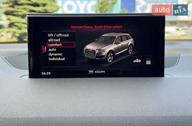 Внедорожник / Кроссовер Audi Q7 2015 в 