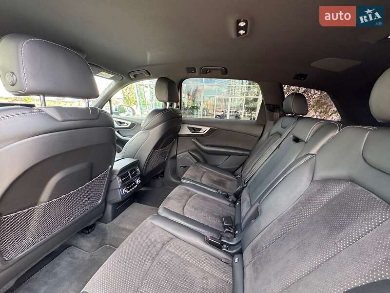 Позашляховик / Кросовер Audi Q7 2015 в Києві