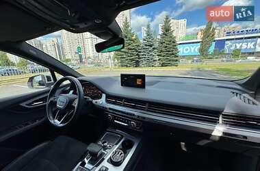 Внедорожник / Кроссовер Audi Q7 2015 в 