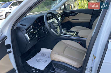 Внедорожник / Кроссовер Audi Q7 2020 в 