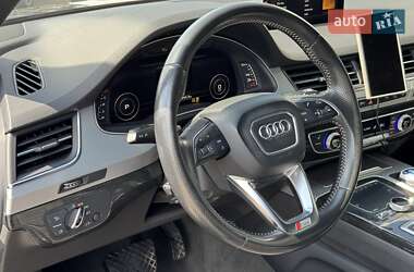 Внедорожник / Кроссовер Audi Q7 2015 в 