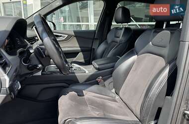 Внедорожник / Кроссовер Audi Q7 2015 в 