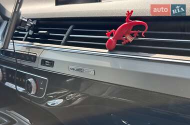 Внедорожник / Кроссовер Audi Q7 2015 в 