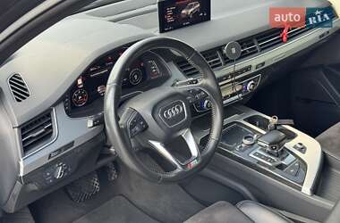 Внедорожник / Кроссовер Audi Q7 2015 в 