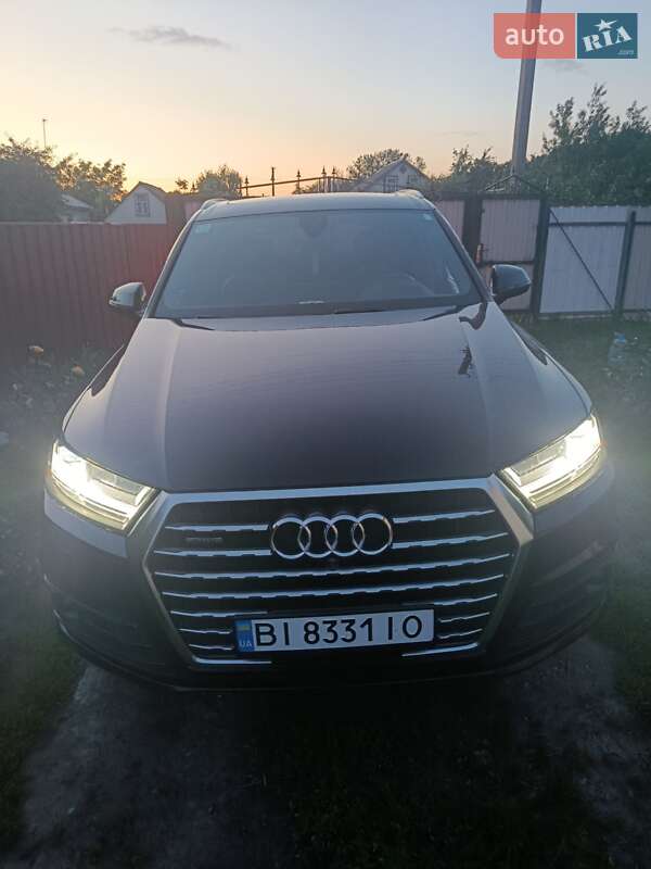Внедорожник / Кроссовер Audi Q7 2016 в Шишаки