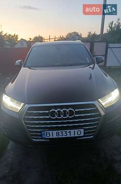 Внедорожник / Кроссовер Audi Q7 2016 в 