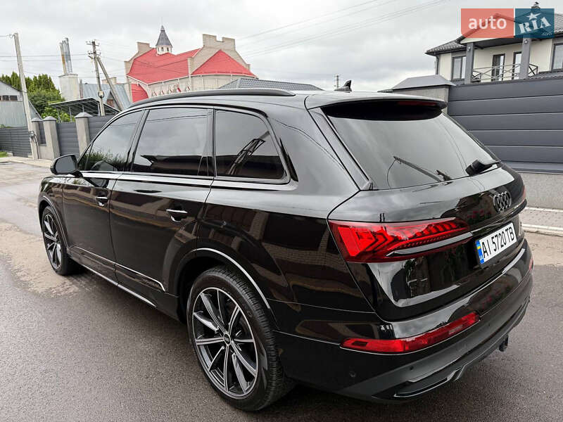 Внедорожник / Кроссовер Audi Q7 2021 в Киеве