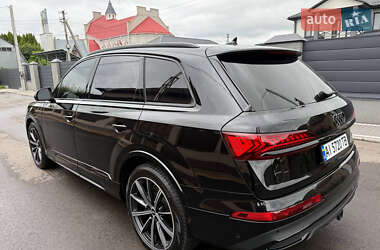 Внедорожник / Кроссовер Audi Q7 2021 в 