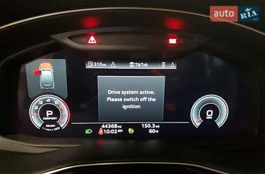 Позашляховик / Кросовер Audi Q7 2022 в 