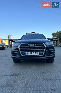 Внедорожник / Кроссовер Audi Q7 2016 в 