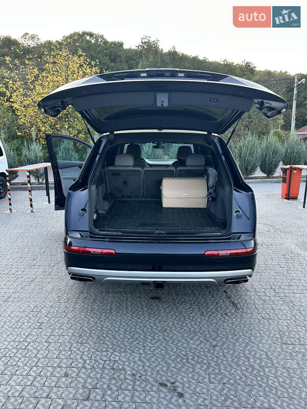 Внедорожник / Кроссовер Audi Q7 2016 в Харькове
