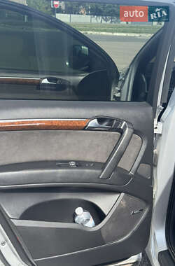 Внедорожник / Кроссовер Audi Q7 2006 в 