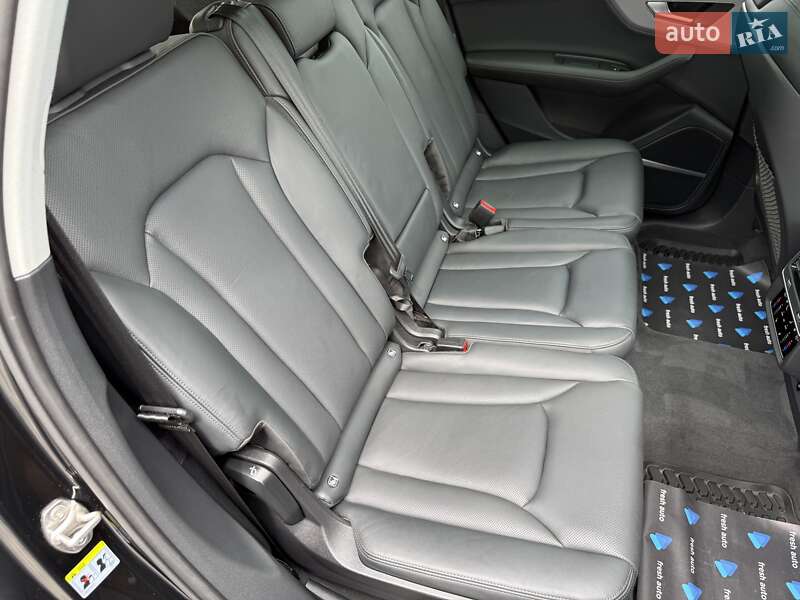 Внедорожник / Кроссовер Audi Q7 2022 в Ровно