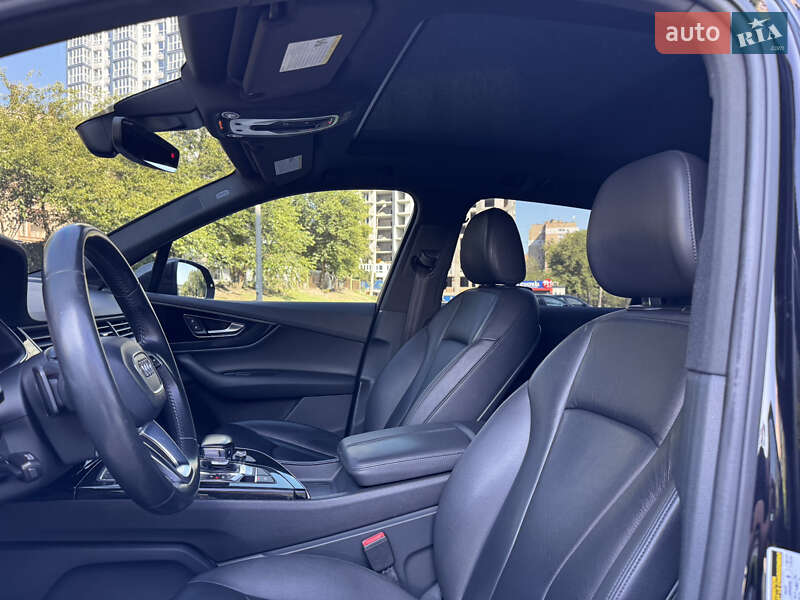 Внедорожник / Кроссовер Audi Q7 2016 в Запорожье