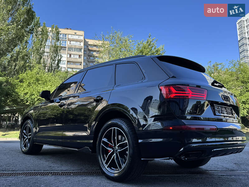Внедорожник / Кроссовер Audi Q7 2016 в Запорожье