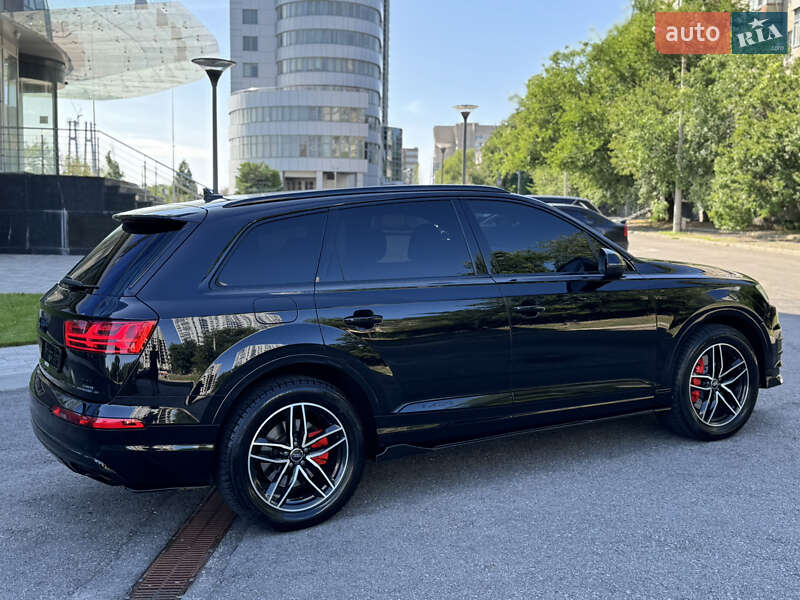 Внедорожник / Кроссовер Audi Q7 2016 в Запорожье