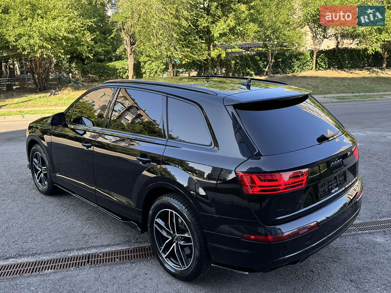 Внедорожник / Кроссовер Audi Q7 2016 в Запорожье