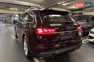 Внедорожник / Кроссовер Audi Q7 2024 в 