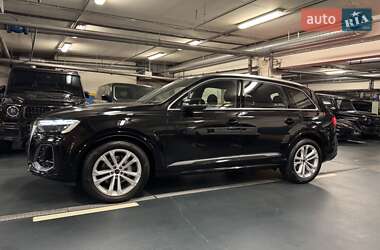 Внедорожник / Кроссовер Audi Q7 2024 в 