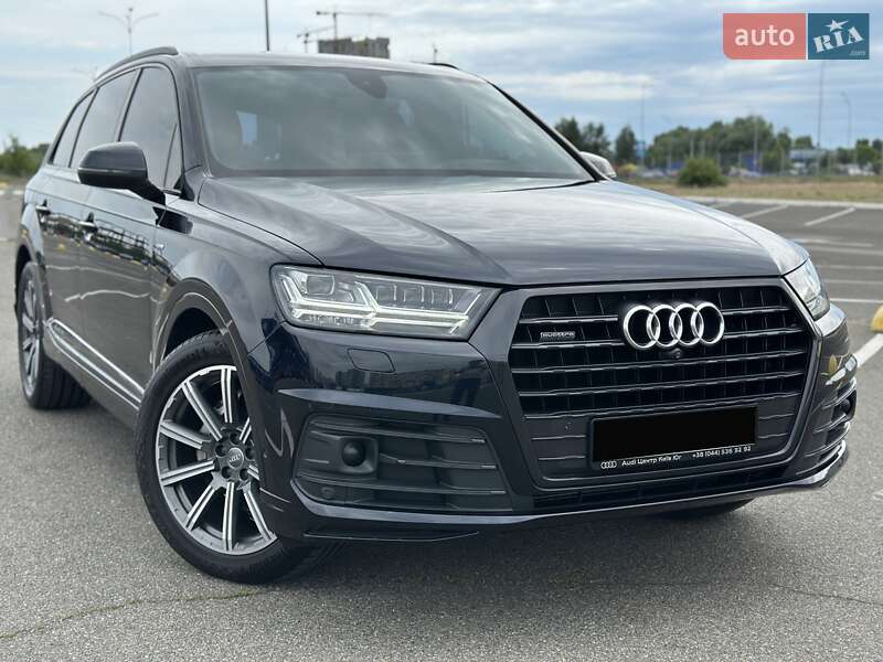 Внедорожник / Кроссовер Audi Q7 2017 в 