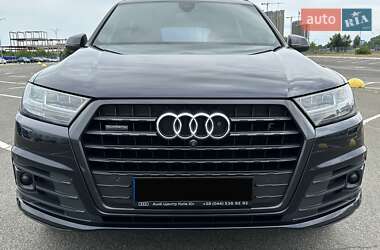 Внедорожник / Кроссовер Audi Q7 2017 в 