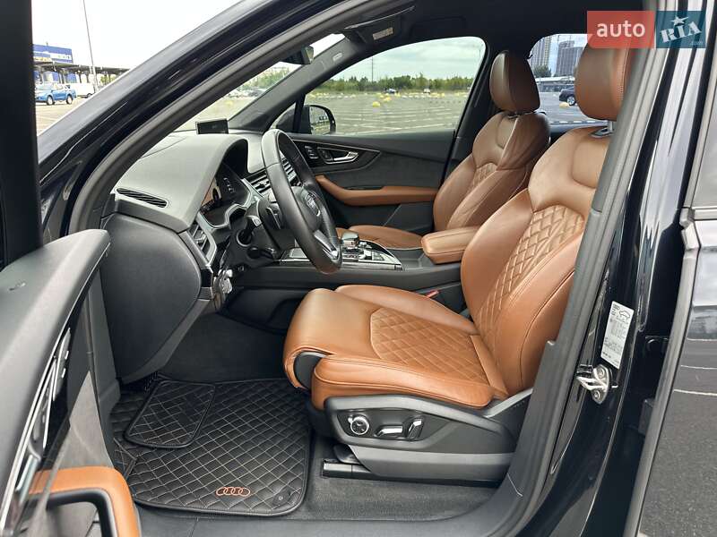 Внедорожник / Кроссовер Audi Q7 2017 в Киеве