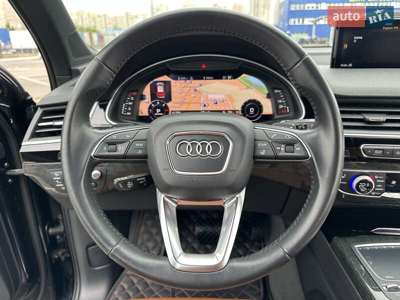Внедорожник / Кроссовер Audi Q7 2017 в Киеве