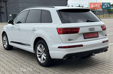 Внедорожник / Кроссовер Audi Q7 2017 в 