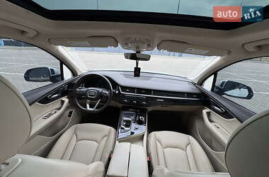 Внедорожник / Кроссовер Audi Q7 2017 в 