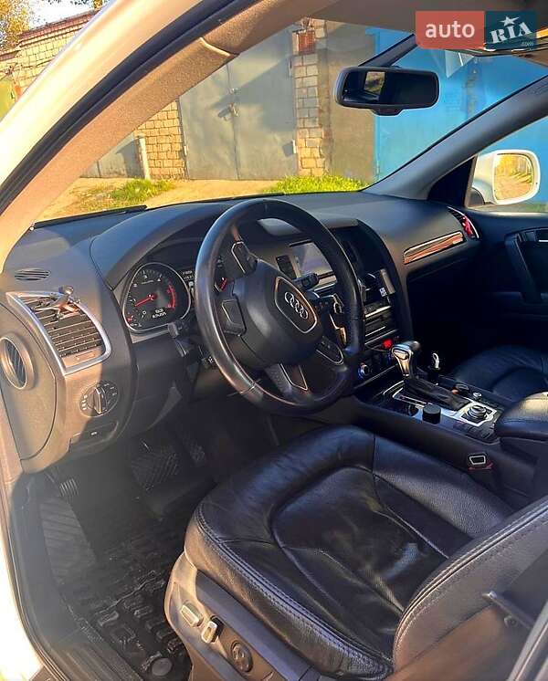 Внедорожник / Кроссовер Audi Q7 2013 в Одессе