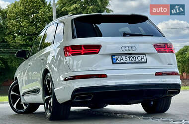 Внедорожник / Кроссовер Audi Q7 2016 в 