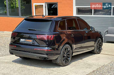 Позашляховик / Кросовер Audi Q7 2018 в 