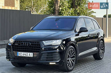 Внедорожник / Кроссовер Audi Q7 2015 в 