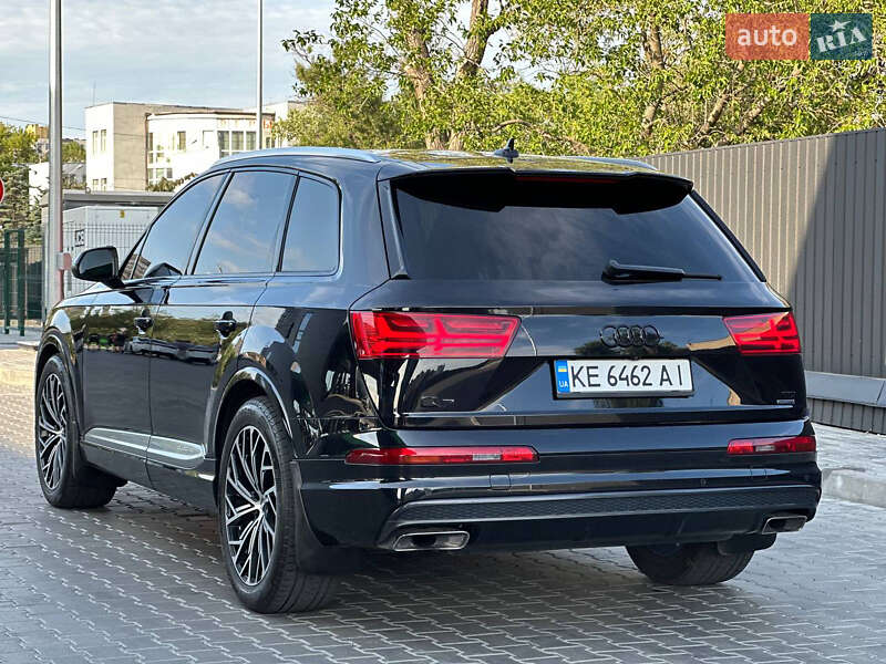 Внедорожник / Кроссовер Audi Q7 2015 в Днепре