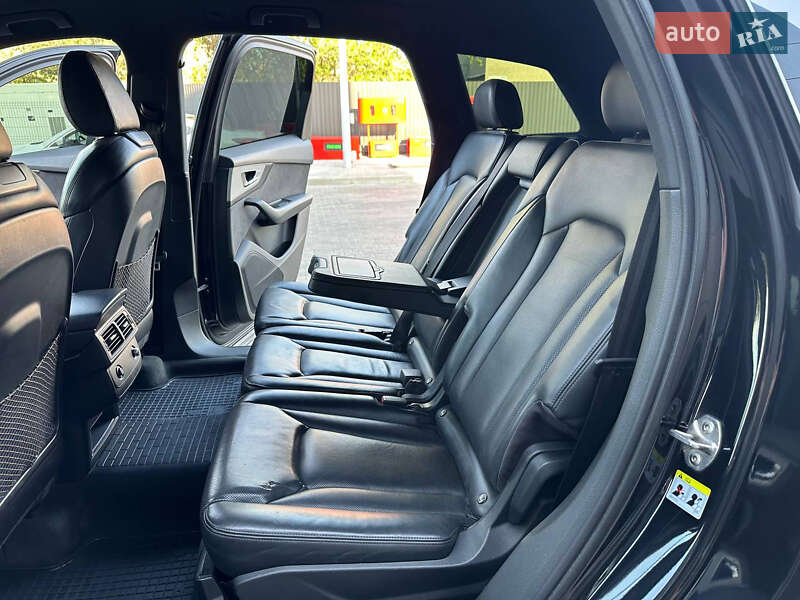 Внедорожник / Кроссовер Audi Q7 2015 в Днепре