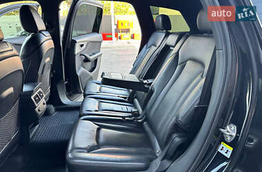 Внедорожник / Кроссовер Audi Q7 2015 в 
