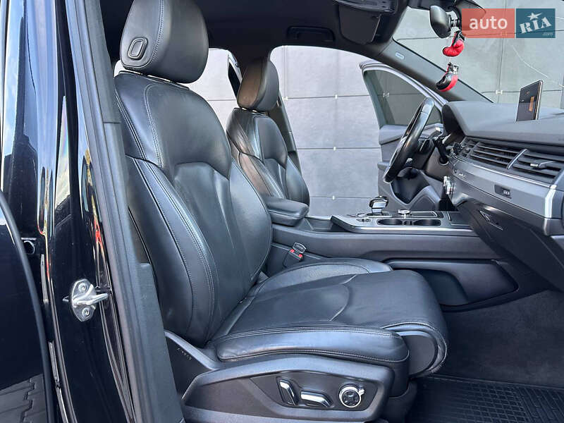Внедорожник / Кроссовер Audi Q7 2015 в Днепре