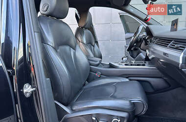 Внедорожник / Кроссовер Audi Q7 2015 в 