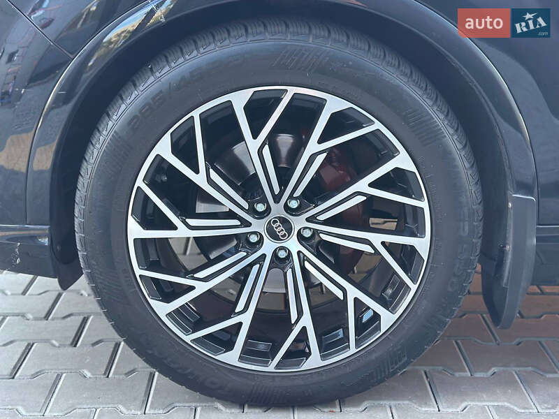 Внедорожник / Кроссовер Audi Q7 2015 в Днепре
