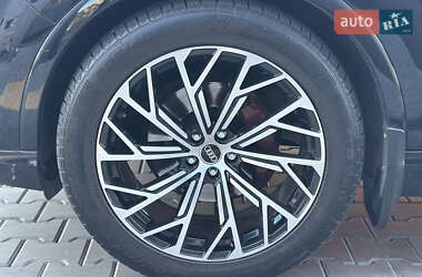 Внедорожник / Кроссовер Audi Q7 2015 в 
