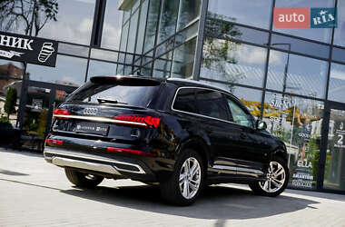 Внедорожник / Кроссовер Audi Q7 2021 в 