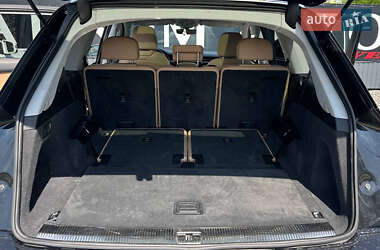 Внедорожник / Кроссовер Audi Q7 2021 в 