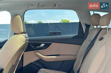 Внедорожник / Кроссовер Audi Q7 2021 в 