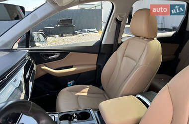 Внедорожник / Кроссовер Audi Q7 2021 в 