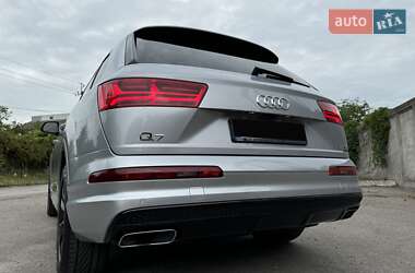 Внедорожник / Кроссовер Audi Q7 2018 в 
