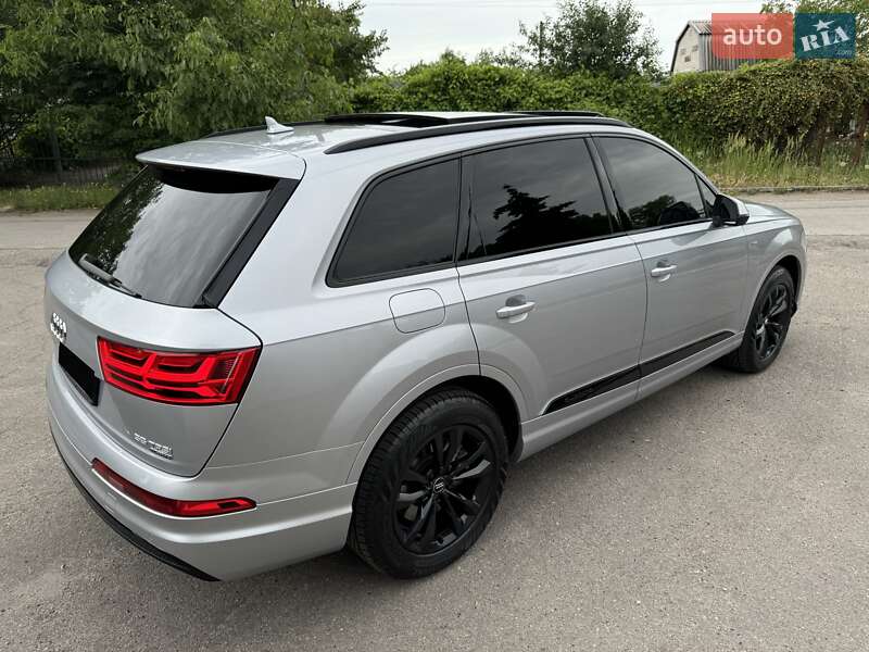 Позашляховик / Кросовер Audi Q7 2018 в Дніпрі