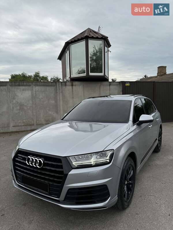Позашляховик / Кросовер Audi Q7 2018 в Дніпрі