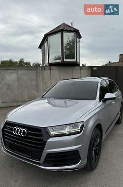 Внедорожник / Кроссовер Audi Q7 2018 в 